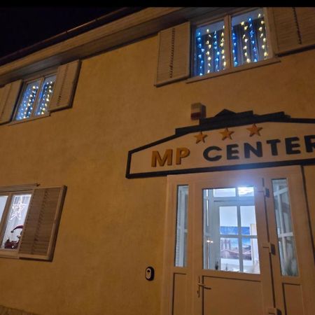 Mp Center Maganszallas Мишкольц Экстерьер фото